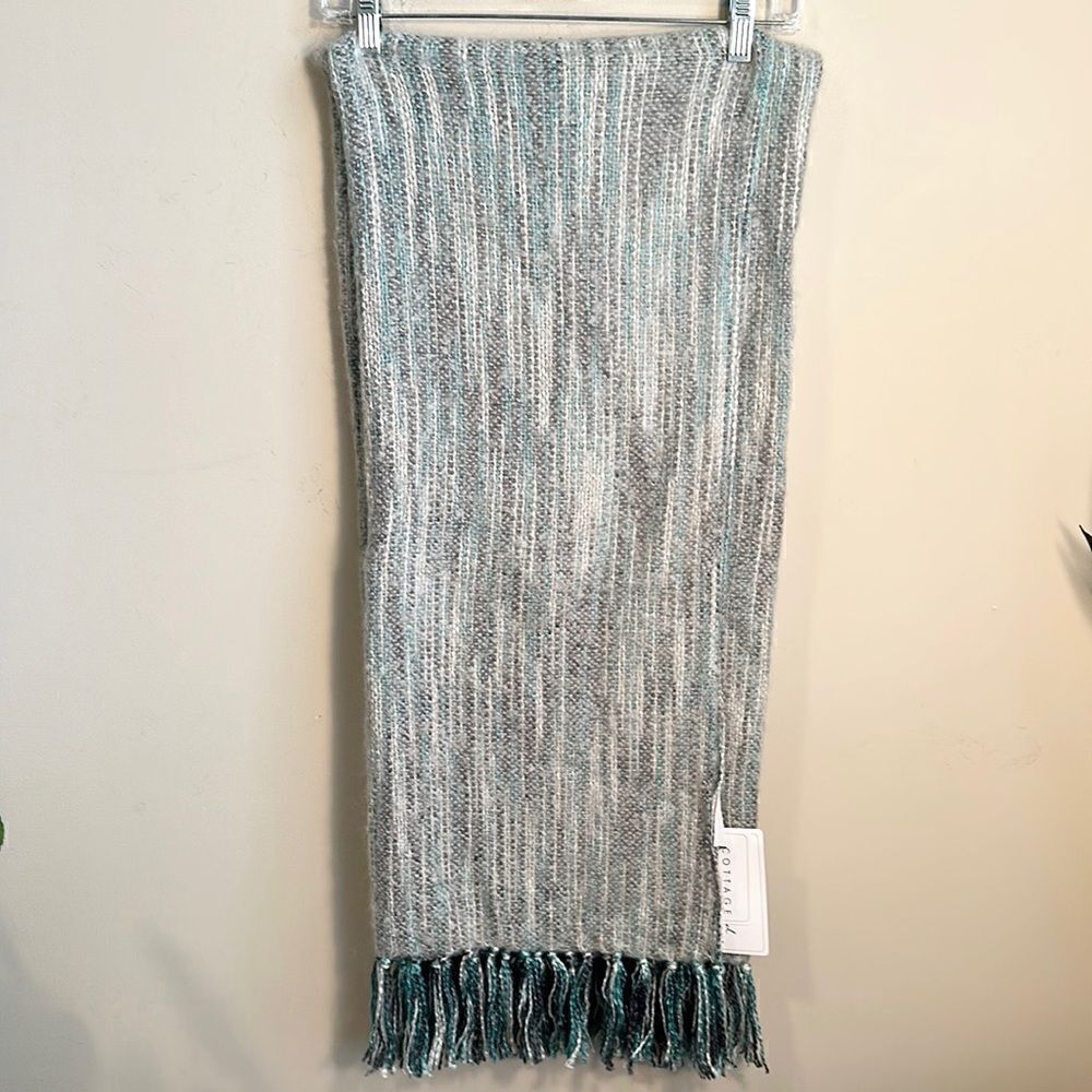 Bedford Cottage Collection Zephr Silver Throw 50”x60”